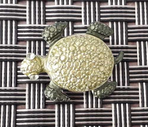 Silver Tortoise Brooch and 2x Peridot Stones (+free shipping)